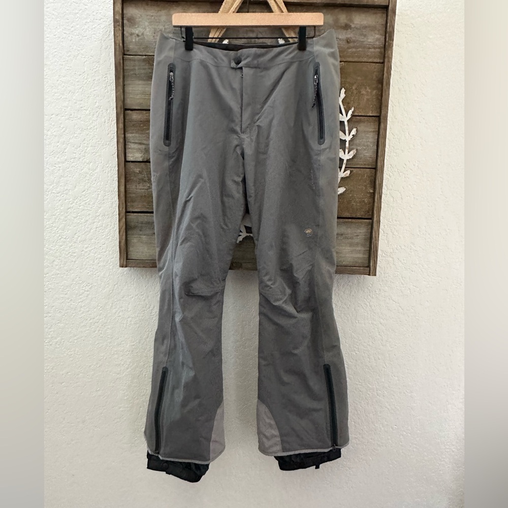 Mountain Hardwear Conduit Gray Ski Pants with Zippered Pockets ladies size‎ M